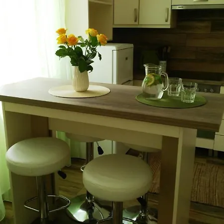 Aqualiget-apartmanház Apartman *