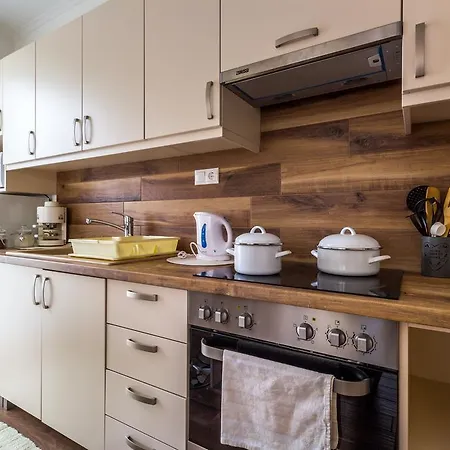 Aqualiget-apartmanház Apartman *
